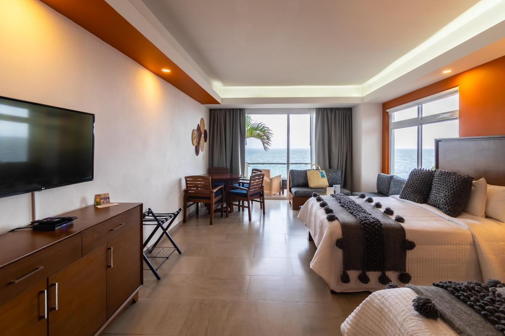 The Paramar Beachfront Boutique Hotel With Breakfast Included - Downtown Malecon Puerto Vallarta Eksteriør billede