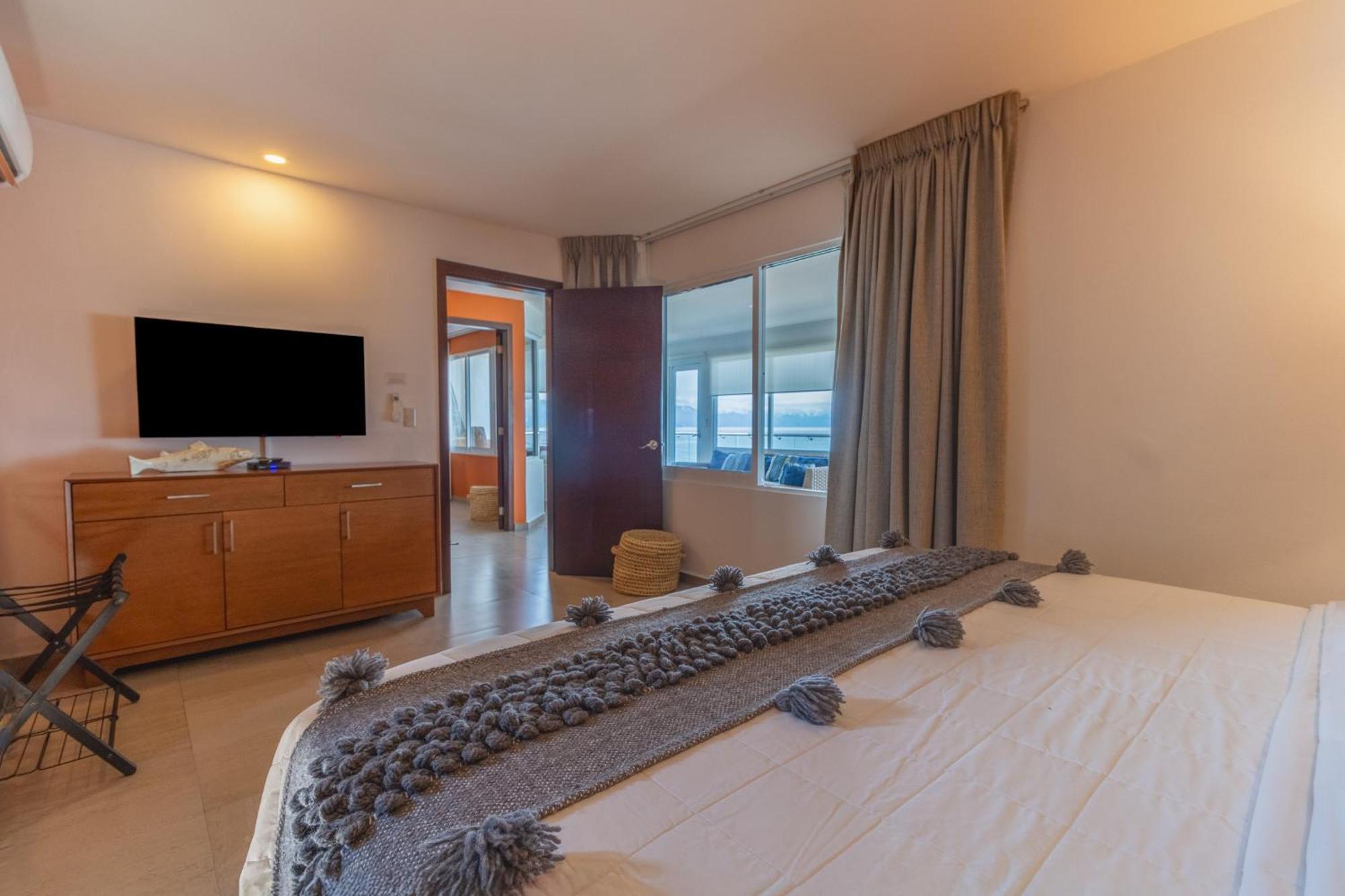 The Paramar Beachfront Boutique Hotel With Breakfast Included - Downtown Malecon Puerto Vallarta Værelse billede